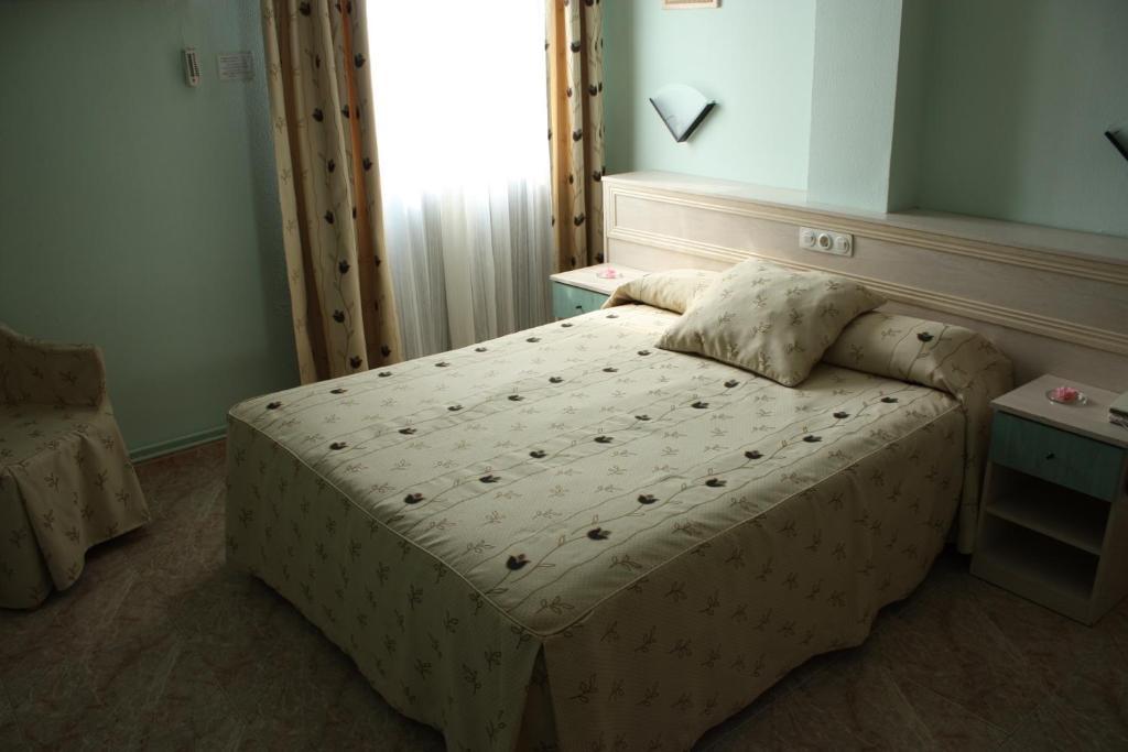 Hotel Rausan Alfajarín Szoba fotó