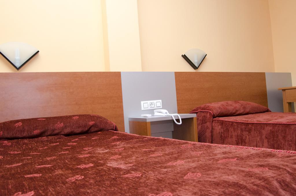 Hotel Rausan Alfajarín Szoba fotó